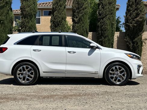 Used 2019 Kia Sorento SX image 3