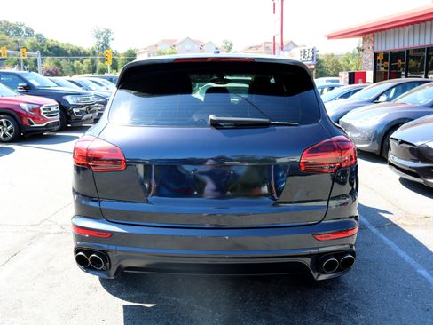 Used 2015 Porsche Cayenne S w/ Premium Package image 3