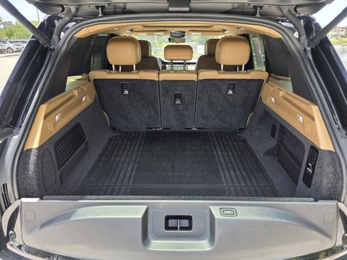 Certified 2023 Land Rover Range Rover SE image 17