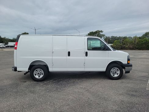 New 2025 GMC Savana 2500 w/ Driver Convenience Package RWD image 4