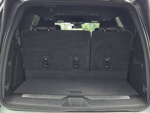 Used 2023 Chevrolet Tahoe Premier RWD image 13