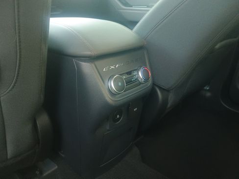 Certified 2025 Ford Explorer Active image 17