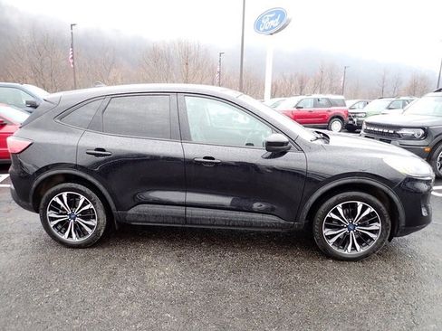 Used 2022 Ford Escape SE w/ SE Sport Appearance Package image 6