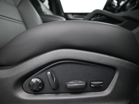 Certified 2026 Porsche Cayenne AWD/4WD image 15