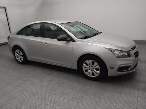 Used 2015 Chevrolet Cruze LS FWD image 11