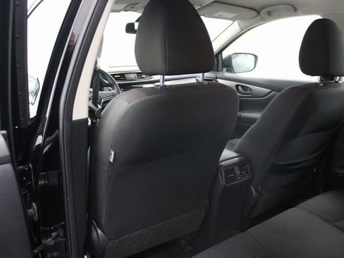 Used 2020 Nissan Rogue Sport S image 14