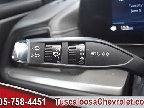 Used 2025 Chevrolet Traverse LT w/ LPO, Floor Liner Package FWD image 32