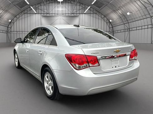 Used 2016 Chevrolet Cruze LT image 3