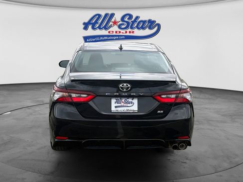 Used 2021 Toyota Camry SE FWD image 6