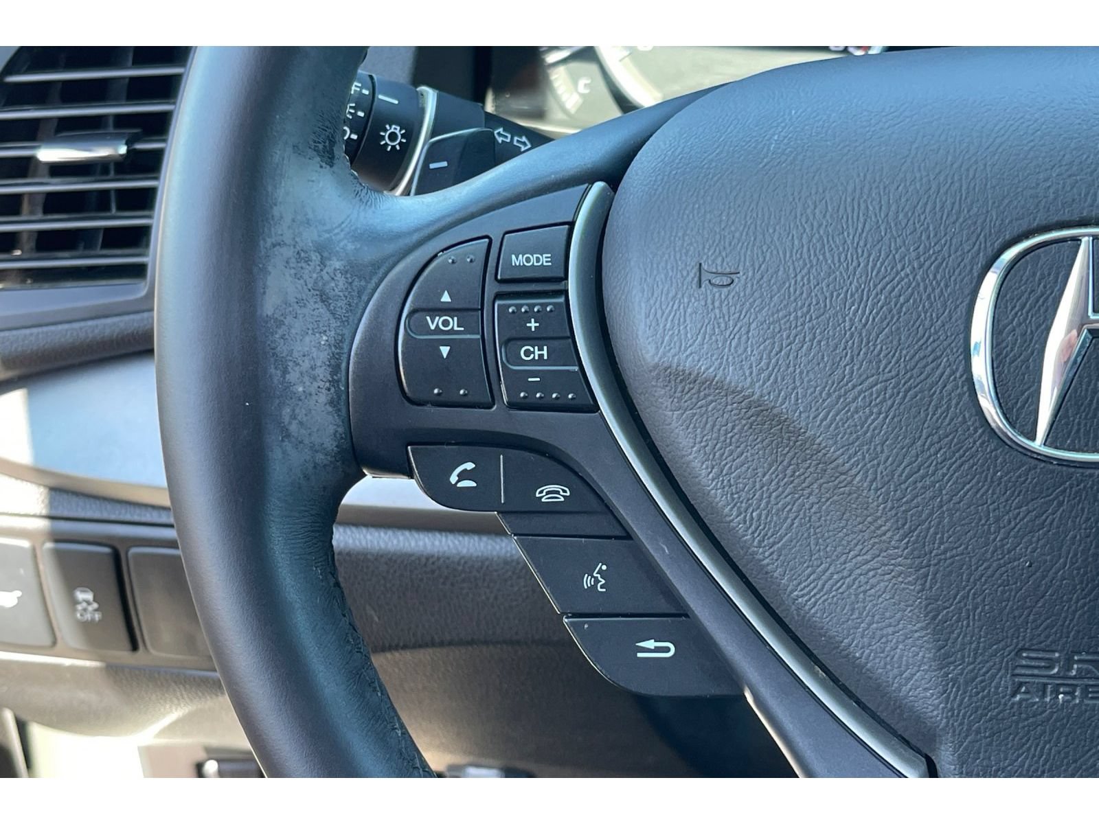 Used 2017 Acura RDX w/ AcuraWatch Plus Package FWD image 37
