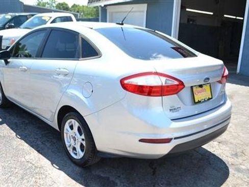 Used 2016 Ford Fiesta SE FWD image 8