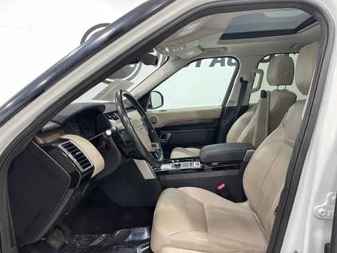 Used 2018 Land Rover Discovery HSE AWD/4WD image 13