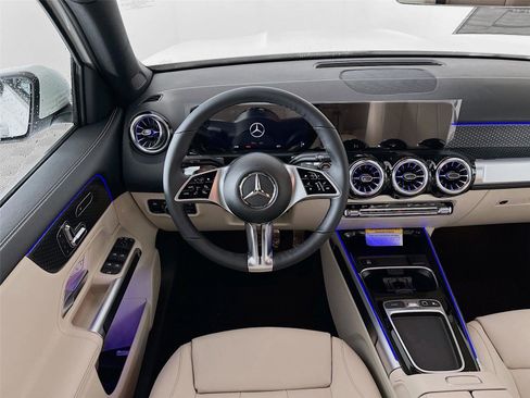 Used 2025 Mercedes-Benz GLB 250 GLB 250 image 20