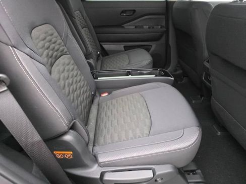 New 2025 Nissan Pathfinder SV w/ SV Premium Package image 25