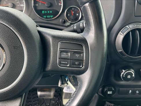 Used 2018 Jeep Wrangler Sport AWD/4WD image 14