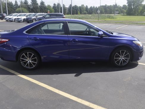 Used 2015 Toyota Camry XSE w/ Moonroof Package FWD image 8