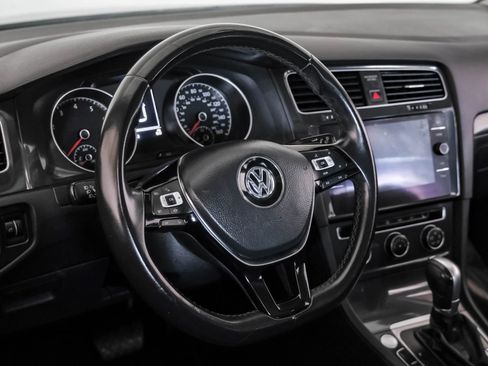 Used 2019 Volkswagen Golf SE FWD image 15