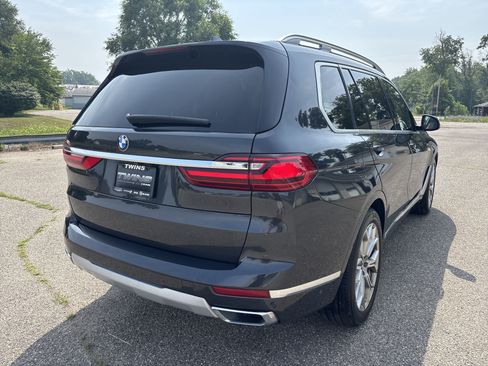 Used 2022 BMW X7 xDrive40i w/ Premium Package AWD/4WD image 2