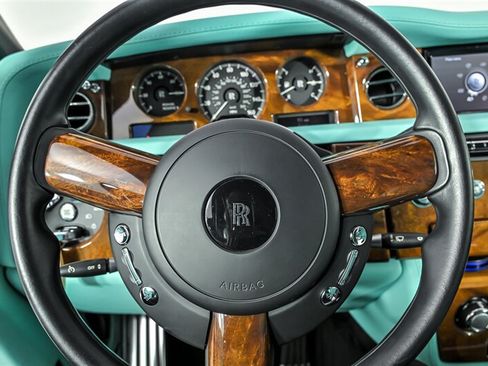 Used 2013 Rolls-Royce Phantom Drophead Coupe RWD image 28