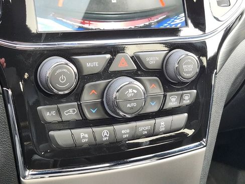 Used 2022 Jeep Grand Cherokee Laredo X image 22