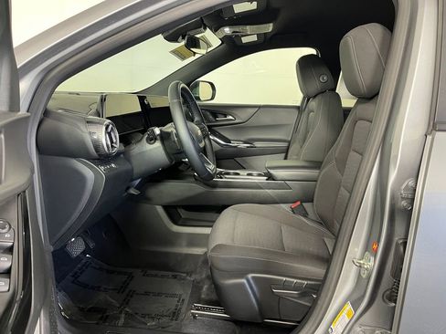 Used 2025 Chevrolet Equinox LT AWD/4WD image 11