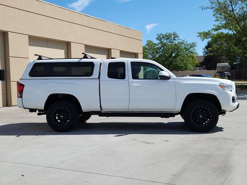 Used 2021 Toyota Tacoma SR AWD/4WD image 6