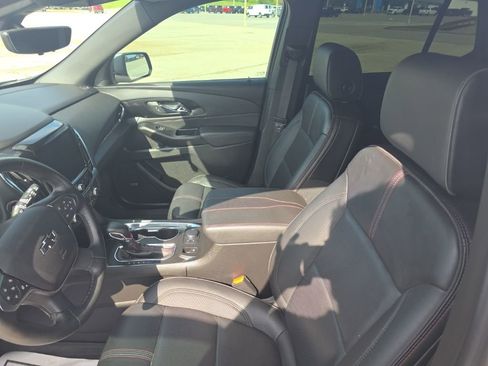 Used 2023 Chevrolet Traverse RS w/ LPO, Floor Liner Package image 9