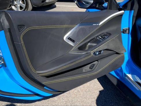 Used 2022 Chevrolet Corvette 3LT w/ Z51 Performance Package image 18