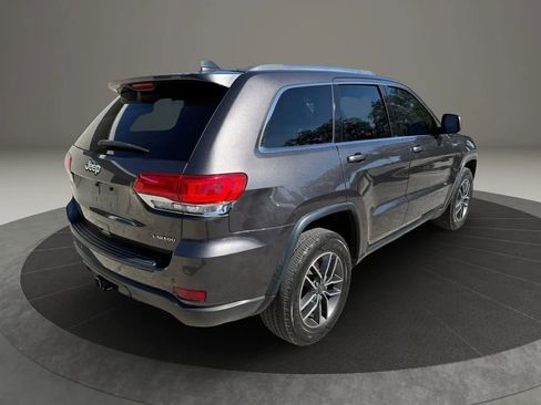 Used 2019 Jeep Grand Cherokee Laredo w/ Laredo X Package image 5