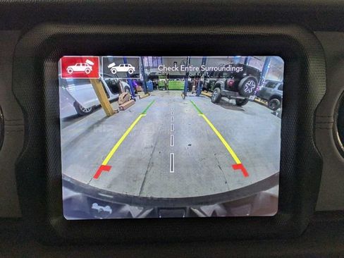 Used 2021 Jeep Wrangler Unlimited Sahara AWD/4WD image 21