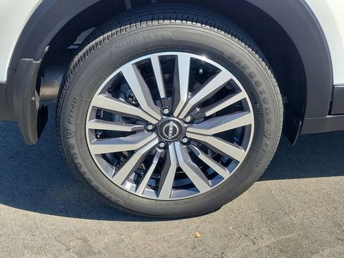 Used 2022 Nissan Kicks SV image 6