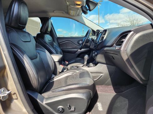 Used 2019 Jeep Cherokee Limited image 15