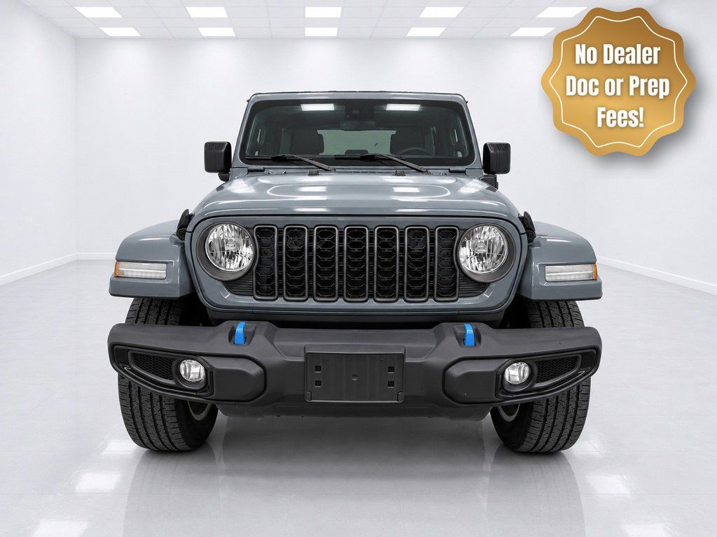 Used 2024 Jeep Wrangler Unlimited w/ Convenience Group AWD/4WD image 2