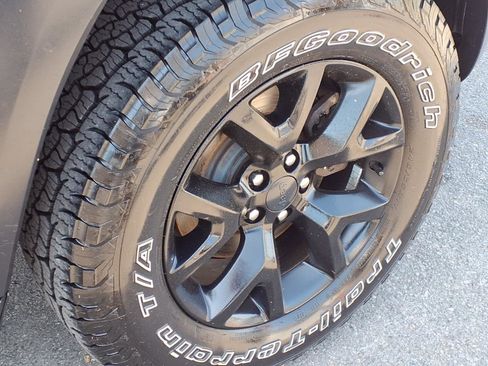 Used 2018 Jeep Cherokee Trailhawk w/ Comfort/Convenience Group image 14