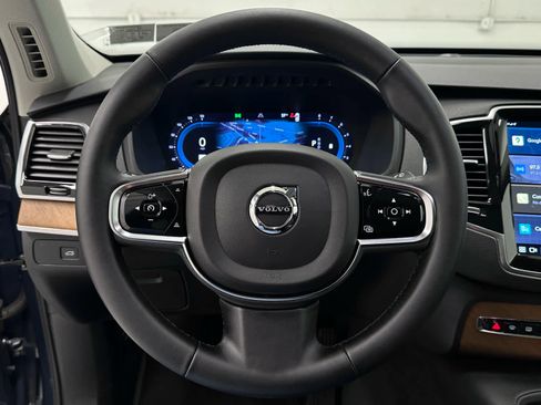Used 2024 Volvo XC90 B5 Plus image 26