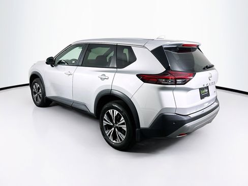 Used 2022 Nissan Rogue SV image 5