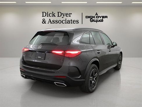 Used 2025 Mercedes-Benz GLC 300 GLC 300 image 7