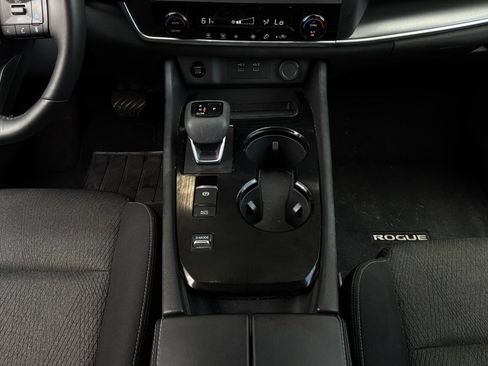 Used 2025 Nissan Rogue SV FWD image 14