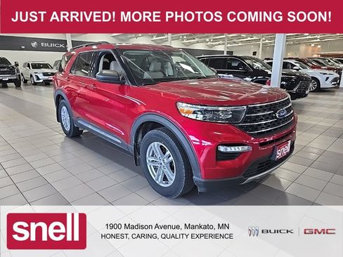 Used 2021 Ford Explorer XLT w/ Equipment Group 202A AWD/4WD image 1