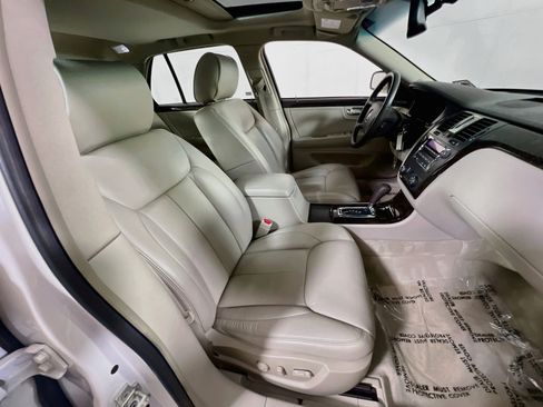 Used 2011 Cadillac DTS Luxury FWD image 27