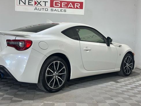 Used 2017 Toyota 86 image 10