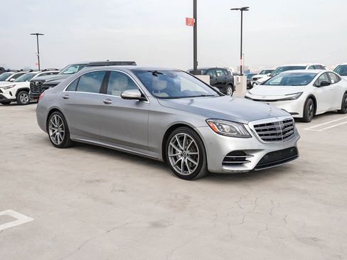 Used 2018 Mercedes-Benz S 560 Sedan image 3