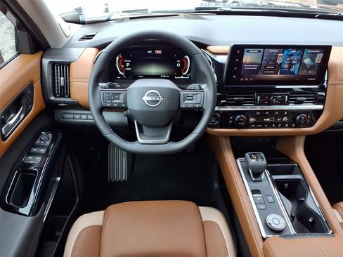 New 2026 Nissan Pathfinder Platinum AWD/4WD image 14