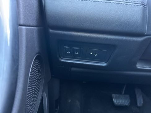 Used 2015 Land Rover Discovery Sport HSE image 32