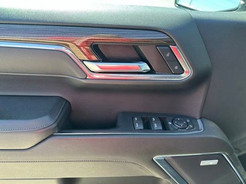 Used 2023 Chevrolet Silverado 1500 RST w/ Redline Edition AWD/4WD image 3