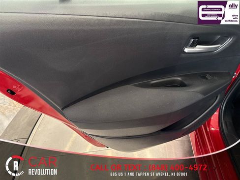 Used 2021 Toyota Corolla LE FWD image 36
