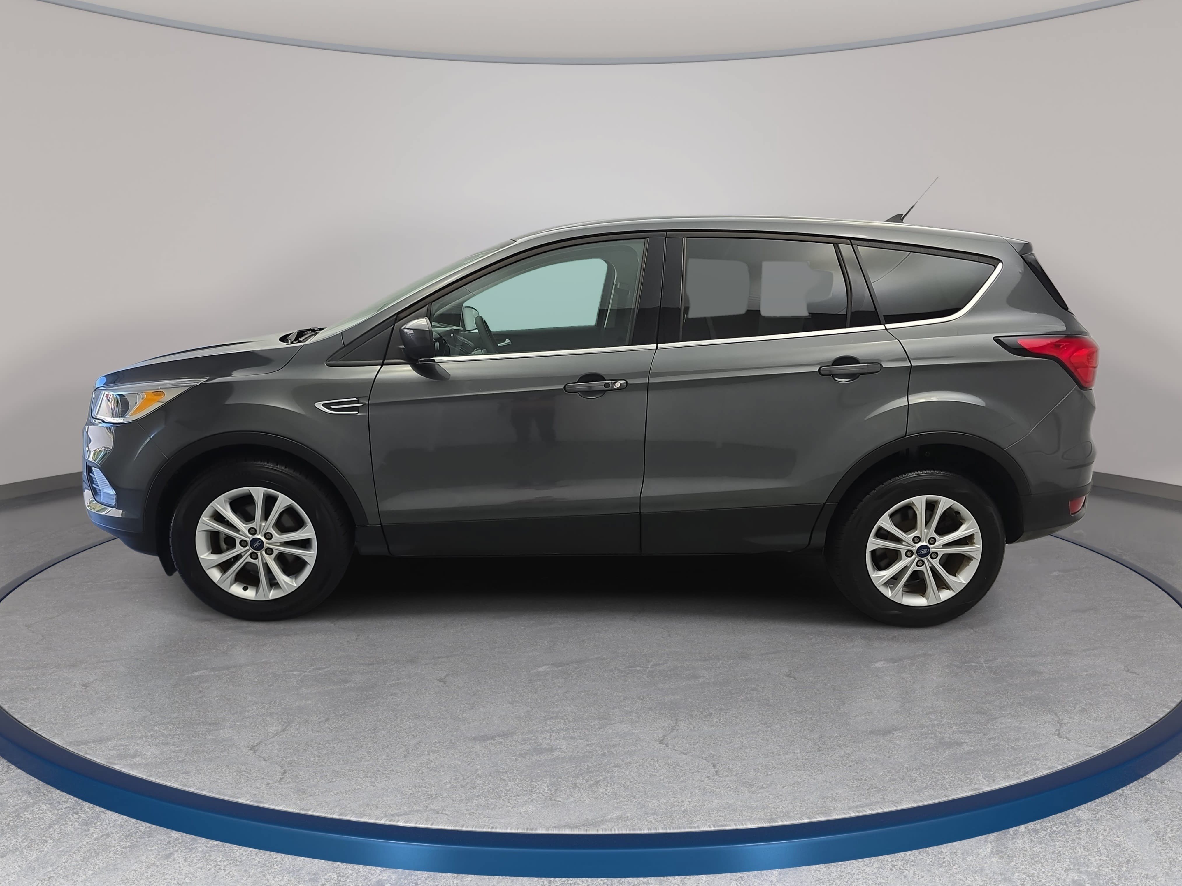 Used 2019 Ford Escape SE FWD image 8