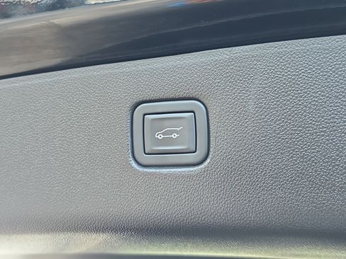 Certified 2023 Chevrolet Blazer LT w/ Convenience Package FWD image 8