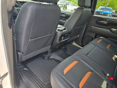 Certified 2024 GMC Sierra 1500 AT4 w/ Technology Package AWD/4WD image 32