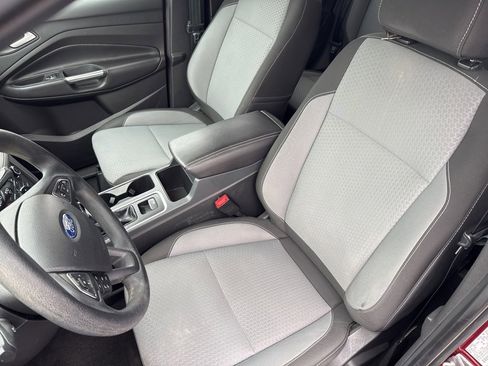 Used 2017 Ford Escape SE image 9